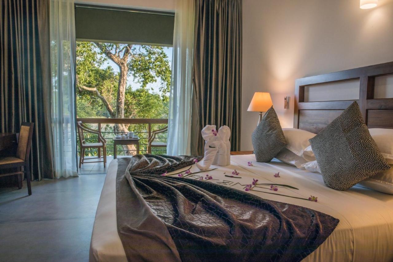 Manthila Hotel Анурадхапура Экстерьер фото